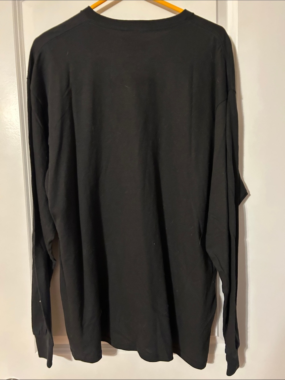 Levi's Black Long Sleeve Tee with Camo Logo Print - Picture 3 of 3